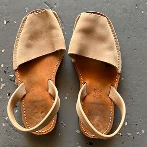 Pons - size 9, cream color. good shape!